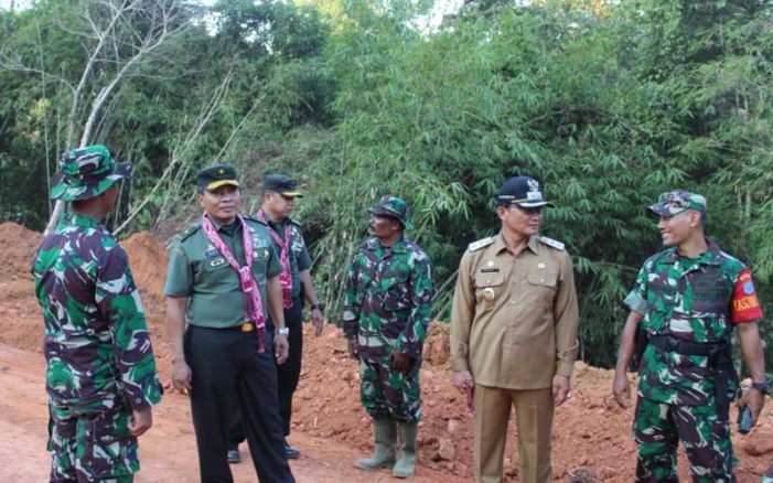 Memastikan Pencapaian Program, Tim Wasev Mabesad Tinjau TMMD Ketapang