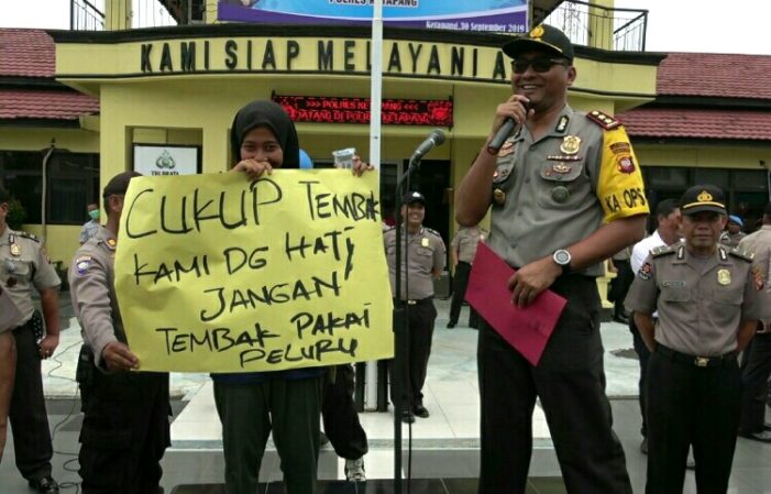 Kapolres Ketapang Tembak Mahasiswi Saat Aksi Damai