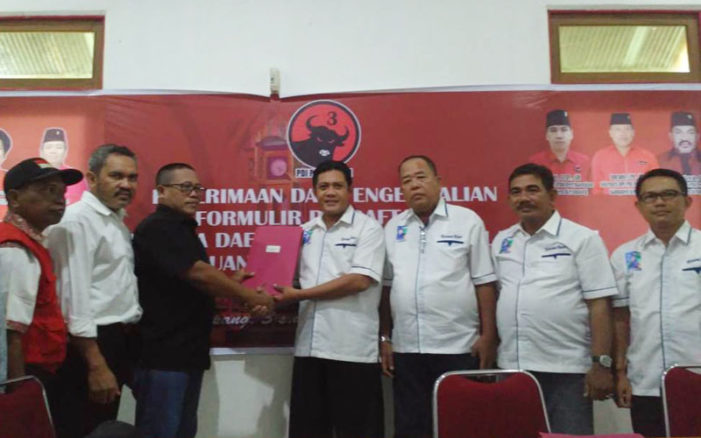 Relawan Kawan Hairi Ambil Formulir Pendaftaran Balon Bupati dan Wabup PDIP