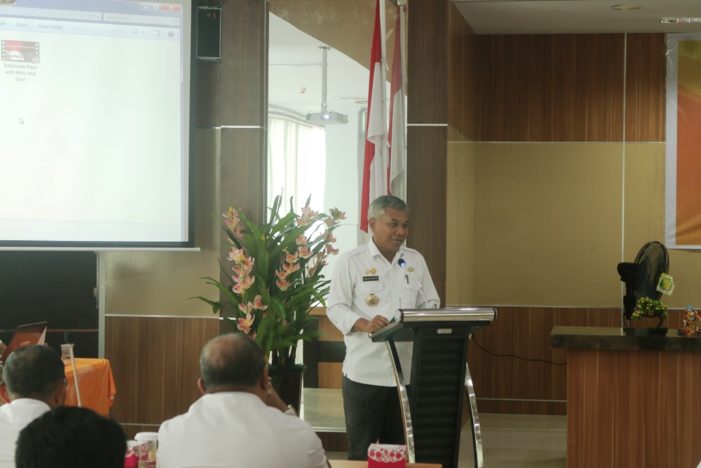 Bupati Ketapang Berikan Penghargaan 49 OPD