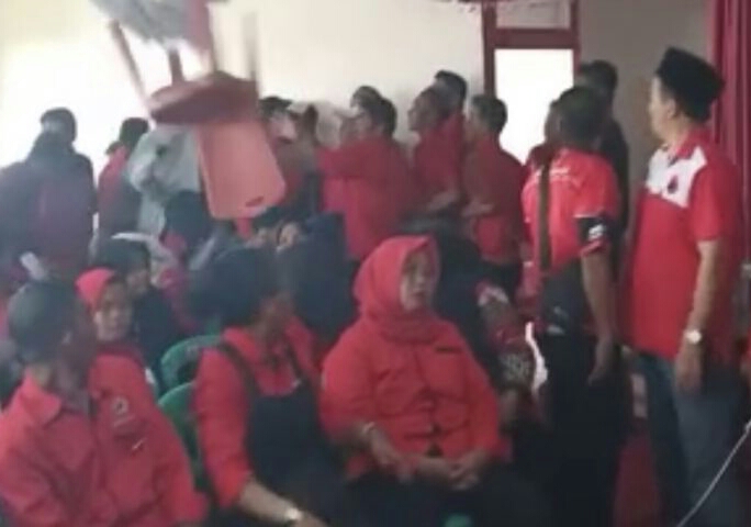 Musancab PDI-P Ketapang Ricuh