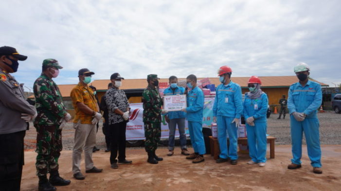 Wujud Empati Sesama, Karyawan WHW Bergerak Kumpulkan Zakat dan Infaq Bantu Warga Kendawangan