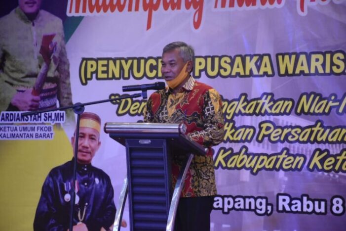 Hadiri Penyucian Pusaka Warisan Adat Bugis, Bupati Minta Terus Ciptakan Kerukunan Dalam Perbedaan