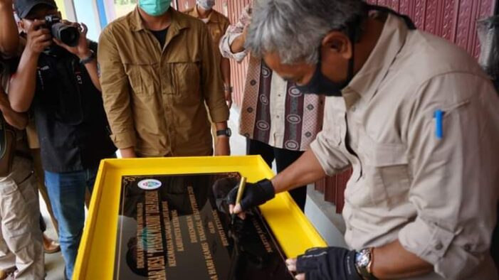 Kembali Bupati Resmikan Pasar Desa Piansak