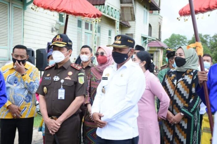Bersama Kejati Kalbar, Bupati Ketapang Letakan Batu Pertama Pembangunan Gedung BB