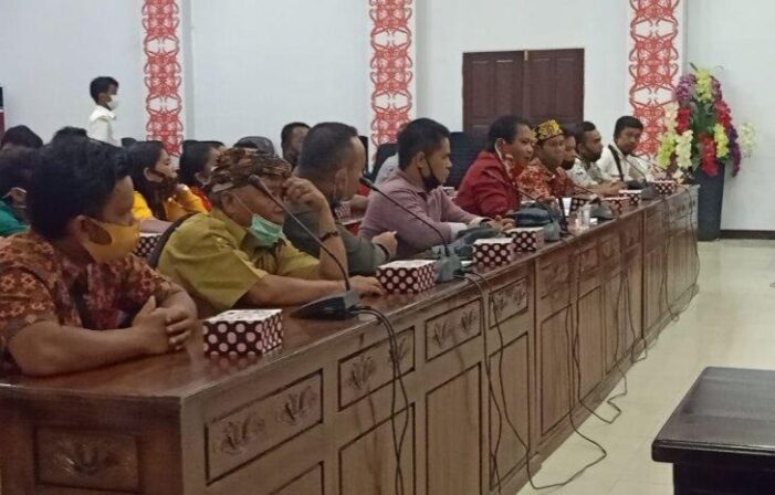 DPRD Fasilitas Sengketa Masyarakat Dengan PT HSL
