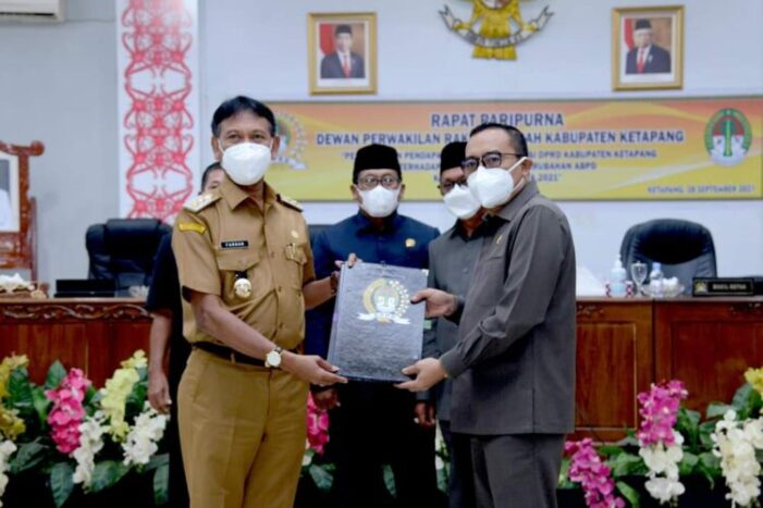 Wabup Hadiri Rapat Paripurna, Tujuh Fraksi Setuju Perubahan APBD 2021