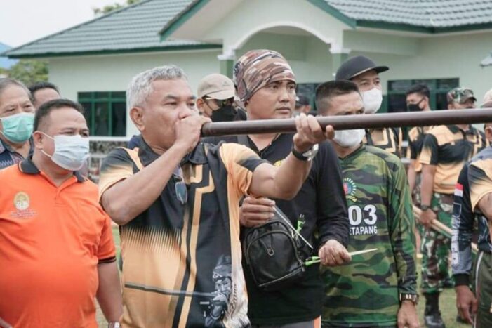 Sumpit Senjata Tradisional Masyarakat Kalimantan