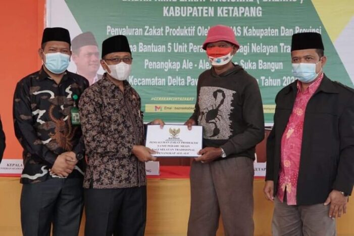 Pemkab Ketapang Bantu 5 UNIT Perahu Mesin Untuk Nelayan