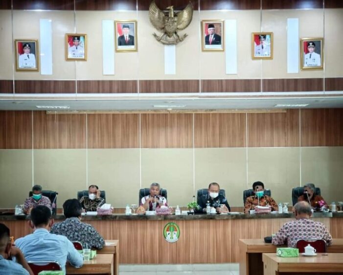 Bupati Ketapang Tegaskan Pemda Tidak Main-Main Terkait Masalah Perkebunan