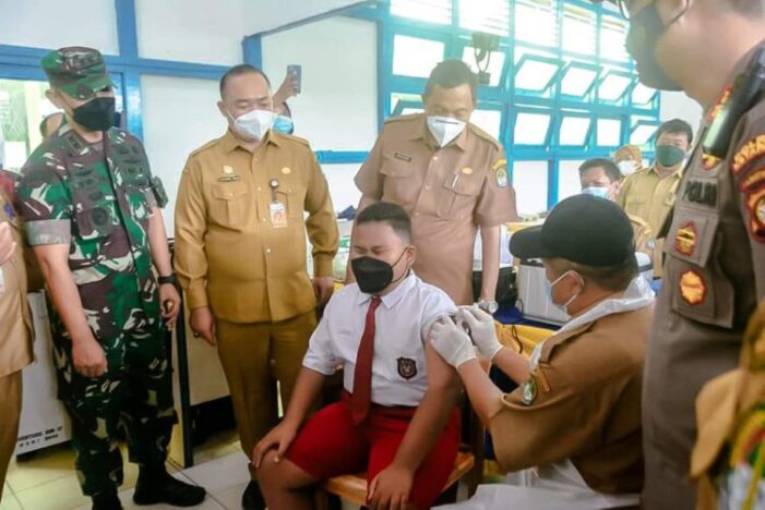 Sekda Bersama Forkompimda Tinjau Pelaksanaan Vaksinasi Anak