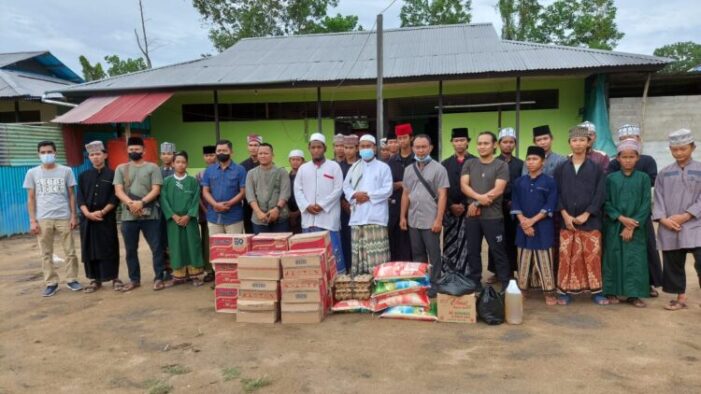 HPN, AJK & PWI Gelar Baksos, Kunjungi Ponpes serta Tokoh Pers Ketapang