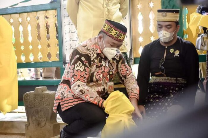 Sekda Hadiri Prosesi Ziarah Peringatan Hari Jadi Ketapang Ke-604