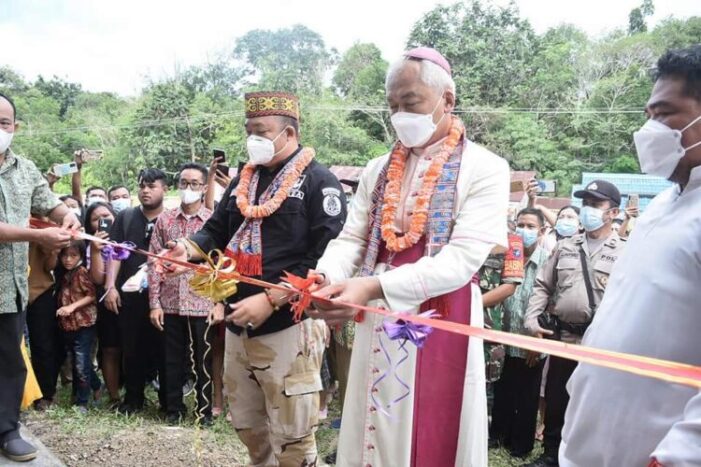 Sekda Ketapang Resmikan Gereja Santo Yosef Meraban