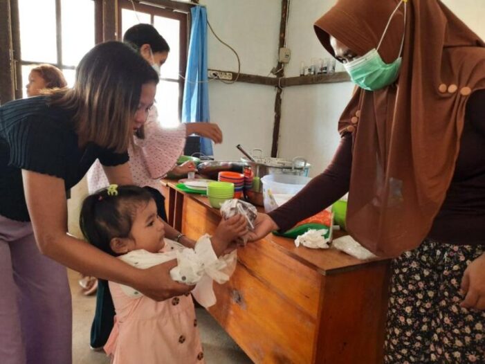 Aksi Kepedulian CMI Kepada Anak-Anak di Posyandu Desa Jaya Marau