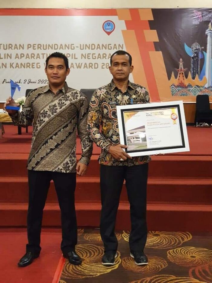 Pemda Ketapang Raih Penghargaan dari Kantor Regional V BKN