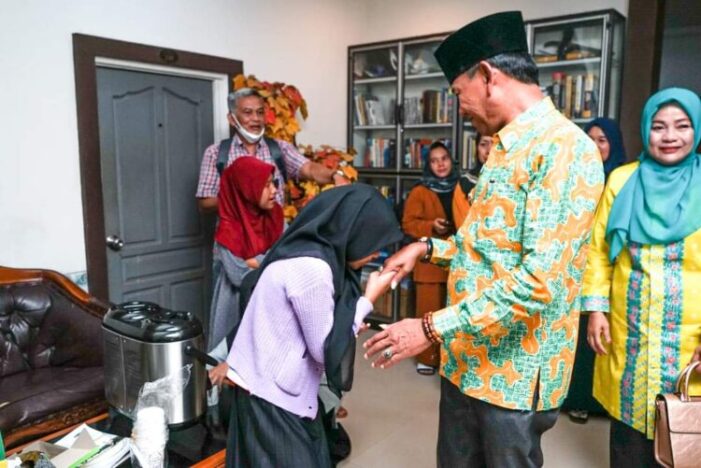 Wabup Berikan Bantuan Sebidang Tanah Pribadi Ke Salah Satu Qoriah Tunanetra