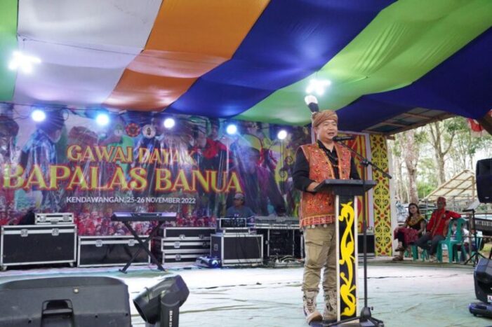 Sekda Buka Gawai Dayak Bapalas Benua Kecamatan Kendawangan