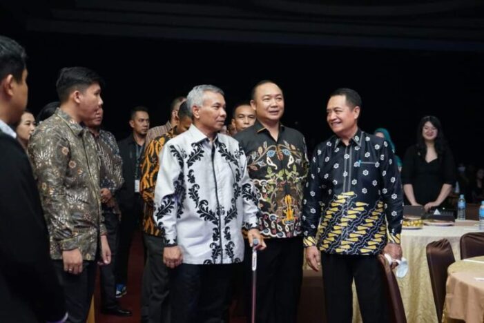 Bupati Didampingi Sekda Hadiri Grand Final Pemilihan Duta Investasi Ketapang 2022