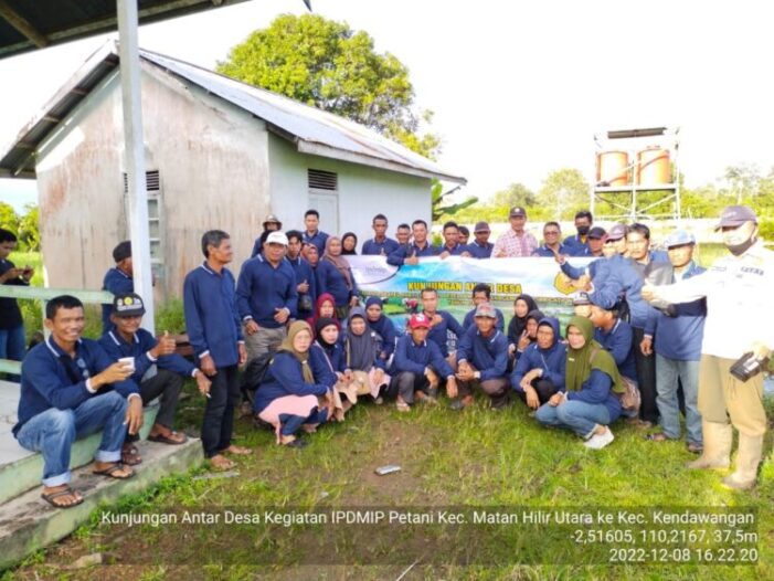 Kunjungan ke Kendawangan, Petani IPDMIP MHU Dapat Pengetahuan Baru