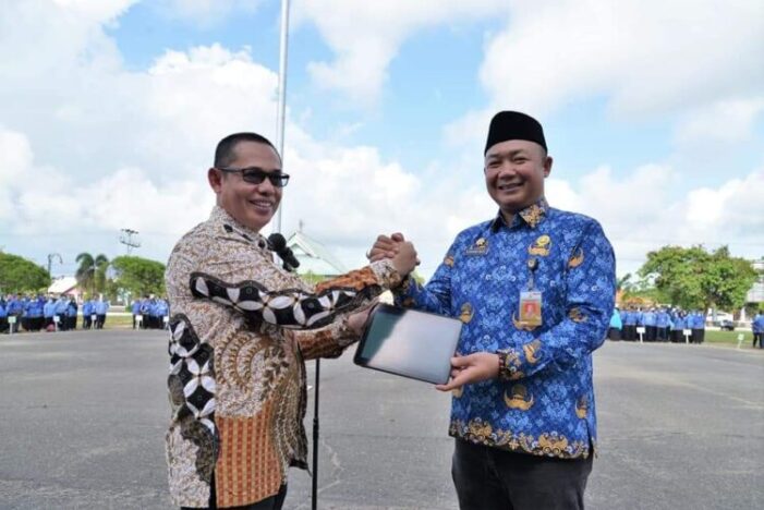 Apresiasi Pengelolaan Pajak, KPP Pratama Berikan Penghargaan Ke Pemda Ketapang
