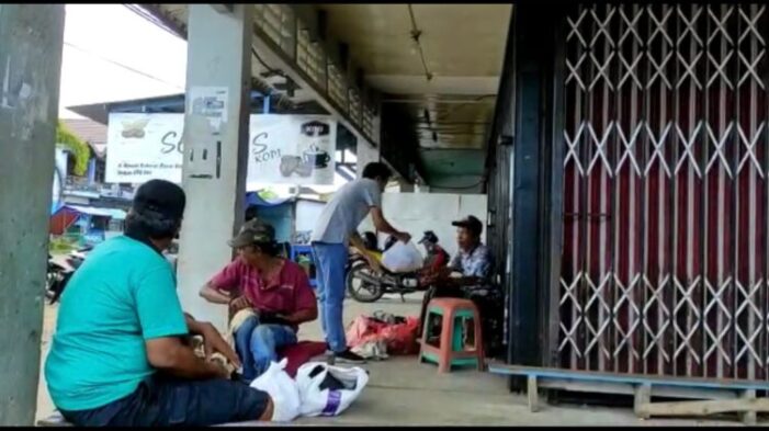 Sambut Puasa, AJK dan PWI Bagikan Ratusan Paket Sembako