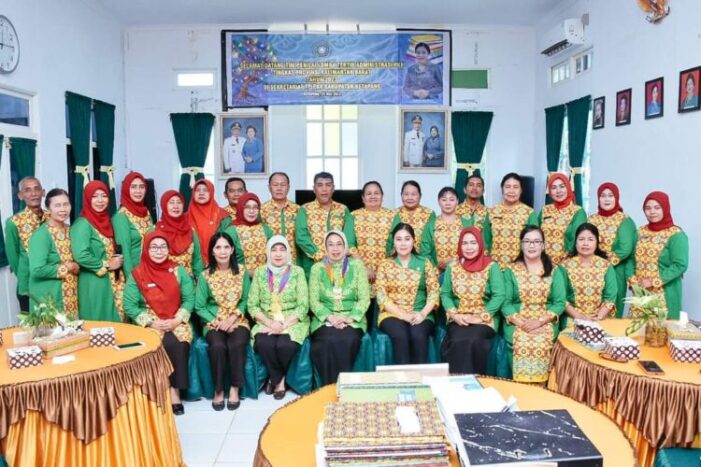 PKK Ketqpang Masuk Nominasi Juara Lomba Tertib Administrasi PKK Se-Kalbar