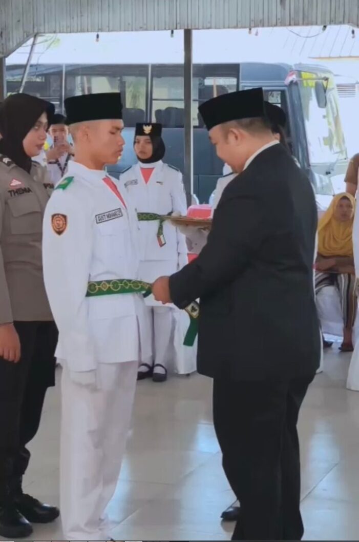 Sekda Kukuhkan Paskibraka Ketapang