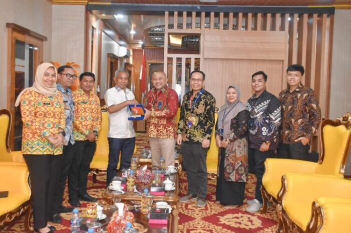 Bupati Terima Kunjungan GM Telkom Kalbar