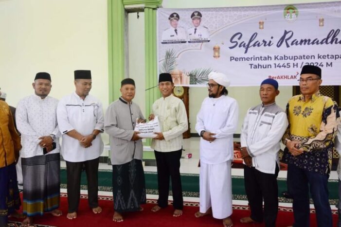 Wabup Ketapang Hadiri Safari Ramadhan Di Desa Sungai Pelang