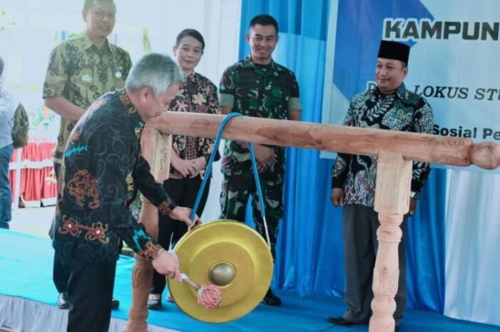 Asisten II Setda Buka Pencanangan Kampung Keluarga Berkualitas