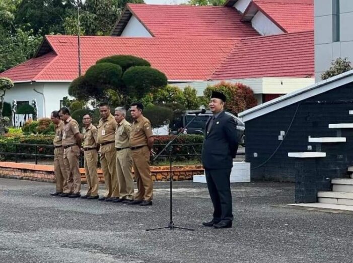 Sekda Ingatkan Masalah Gaji Pegawai Dan Tenaga Kontrak Sekda Ingatkan Masalah Gaji Pegawai Dan Tenaga Kontrak
