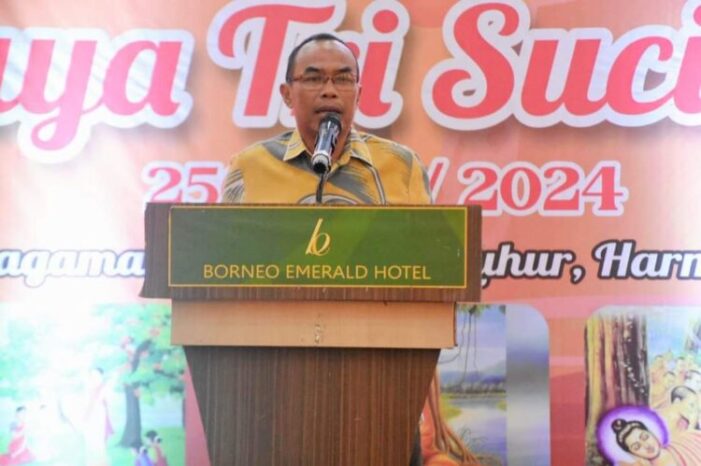 Staff Ahli Bupati Hadiri Perayaan Waisak