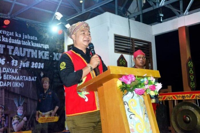 Sekda Tutup Gawai Nyapat Tahun (GNT) XII Simpang Hulu