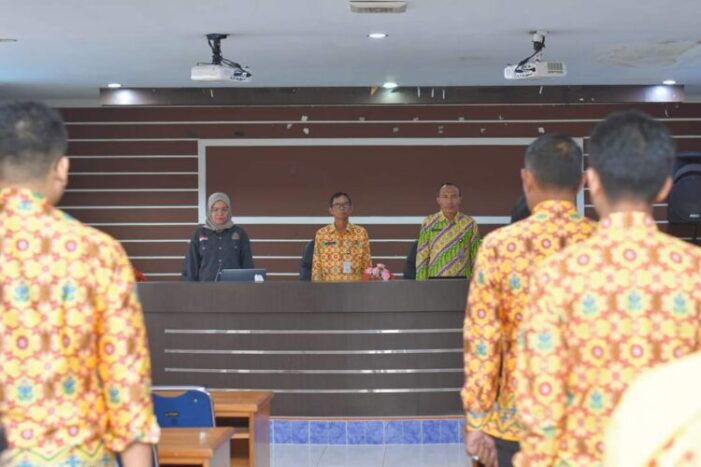 Staff Ahli Bupati Membuka Sosialisasi & Koordinasi Restorasi Gambut di Ketapang