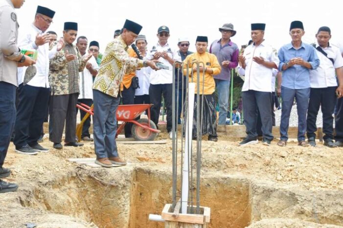 Wabup Letakan Batu Pertama Pembangunan Masjid Al-Ikram 