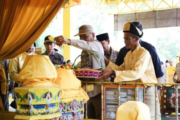 Bupati Ziarah Ke Makam -Makam Pahlawan Daerah