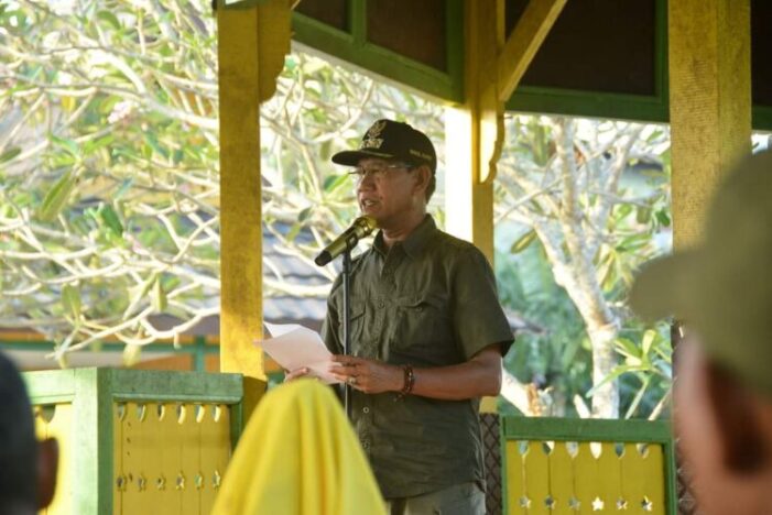Ziarah Makam Iranata, Rombongan Napak Tilas Ikuti Karnaval Sungai Pawan