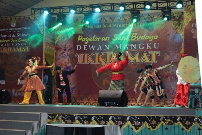 Bupati Buka Pagelaran Seni Ikkramat