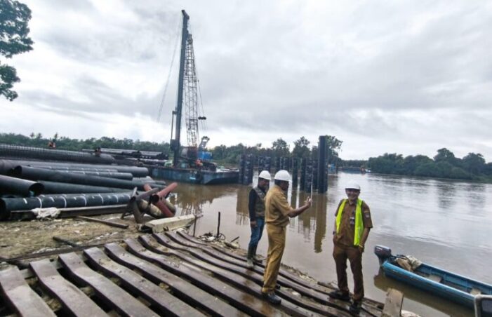 Pemkab Genjot Proyek Jembatan Pawan VI Penghubung Muara Pawan-Sungai Melayu Rayak