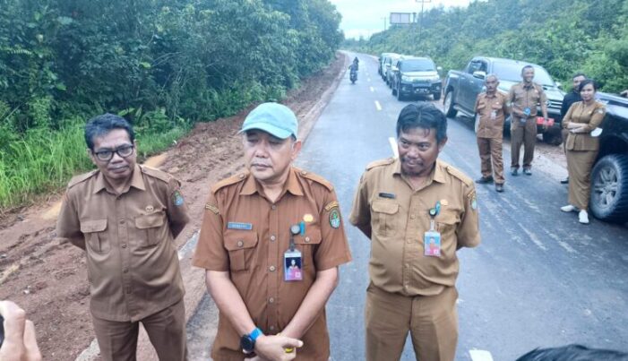 Pemkab Ketapang Rampungkan Jalan Tanah Merah-Tanjungpura