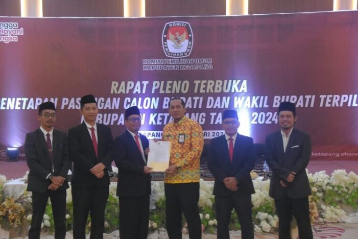 PJ Sekda Hadiri Pleno Penetapan Bupati dan Wabup Terpilih