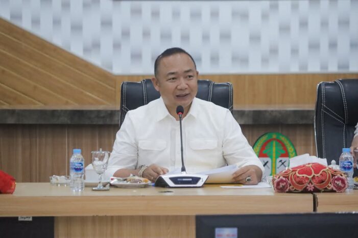 Bupati Minta Penanganan Jalan Tanggung Jawab Bersama 