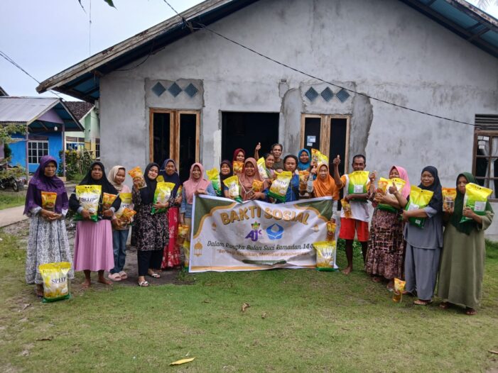 Bersama Hiswana Migas dan PWI, AJK Bagikan 2 Ton Beras ke Masyarakat