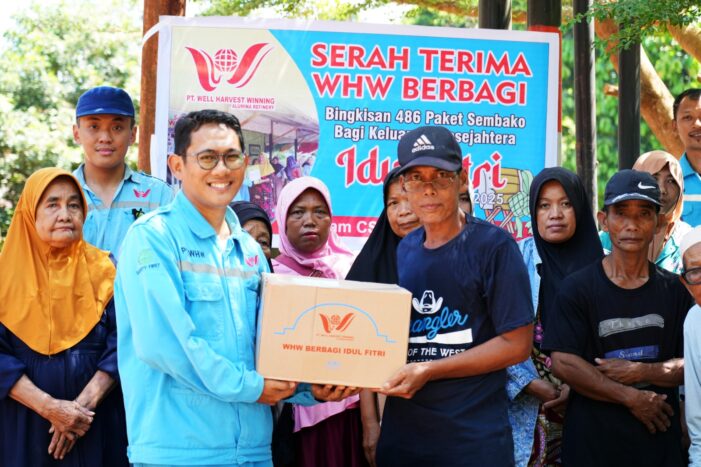 PT WHW Salurkan 486 Paket Sembako Idul Fitri untuk Warga Prasejahtera di Kecamatan Kendawangan