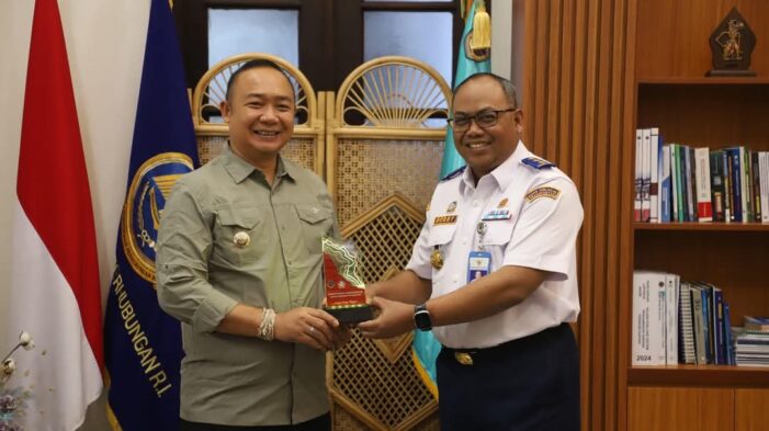 Perjuangkan Bandara Rahadi Oesman, Bupati Audensi Dengan Kementrian Perhubungan