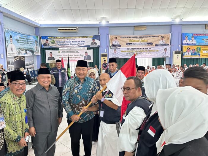 Bupati dan Wakil Bupati Ketapang Hadiri Pelepasan CJH Di Batam