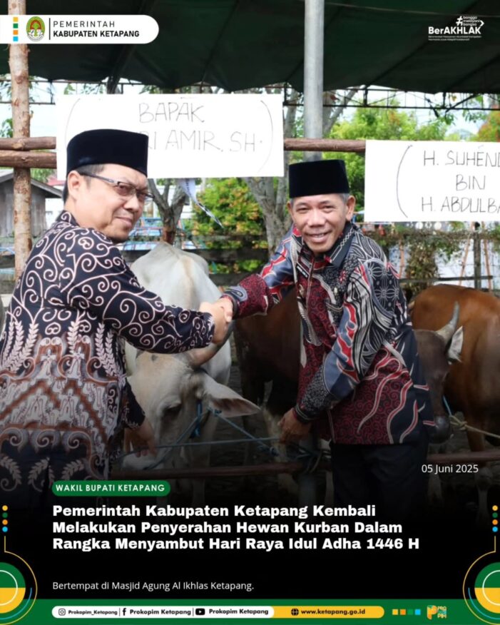 Pemkab Ketapang Serahkan Hewan Qurban