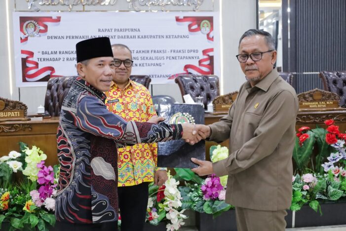 Wabup Ketapang Hadiri Penyampaian Akhir Fraksi DPRD Terhadap RAPERDA