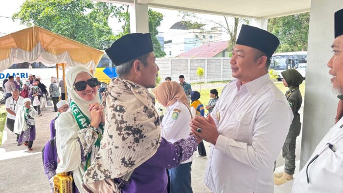 Bupati Ketapang Sambut Kepulangan Jemaah Haji